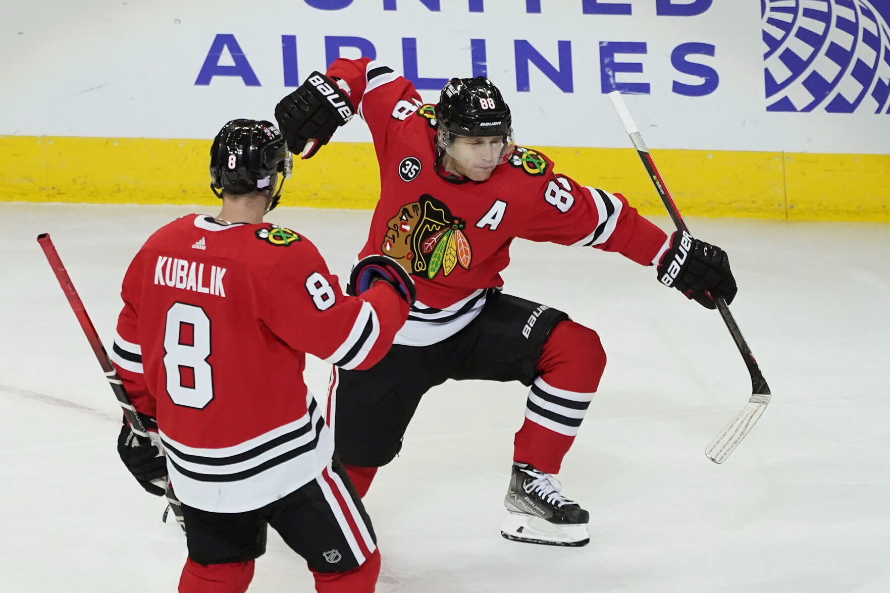 APTOPIX Senators Blackhawks Hockey